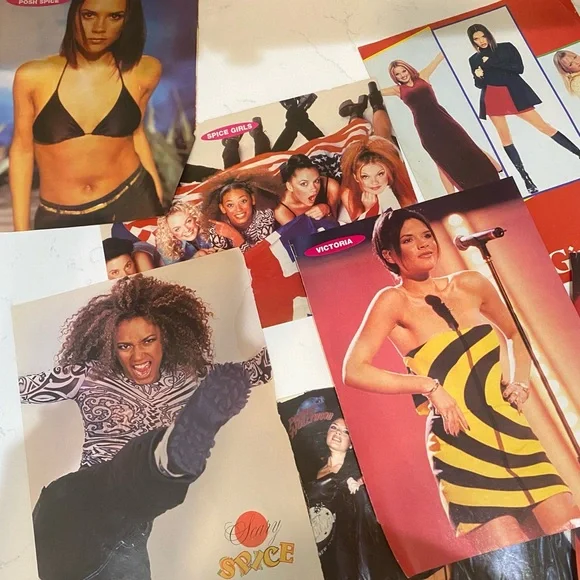 Vintage Spice Girls Magazine Clippings and a Lisa frank folder - Picture 2 of 8